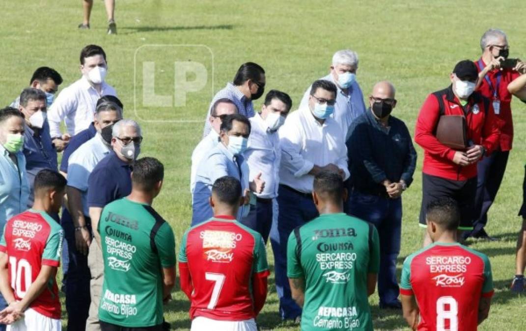 Muchos directivos del Marathón estuvieron presente en el primer día del 'Tato' García.