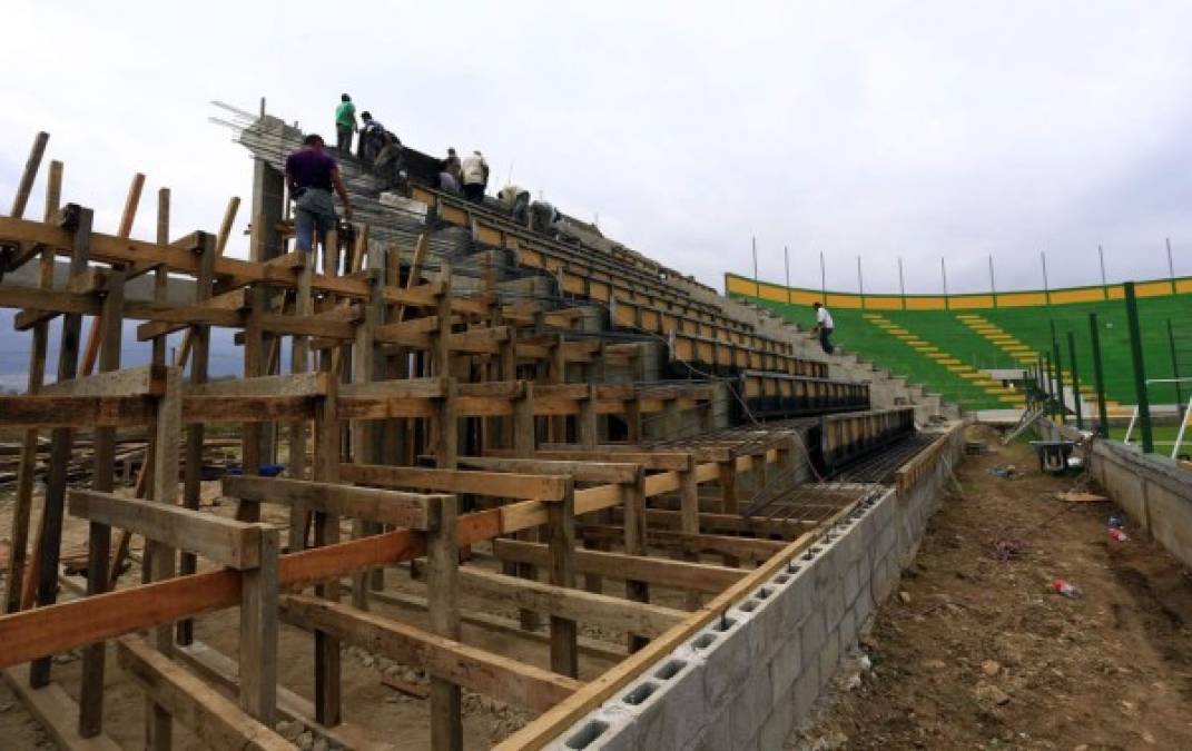 Dos graderías tendrá el estadio de Parrillas One. En un futuro cercano construirán otras para completar los alrededores.