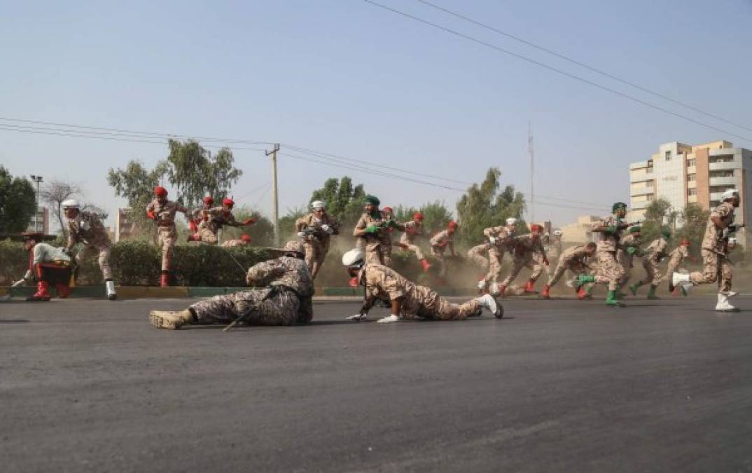 Los Guardianes de la Revolución, el ejército ideológico de la República Islámica, había acusado previamente a los atacantes de estar vinculados a un grupo separatista árabe apoyado 'por Arabia Saudita'.