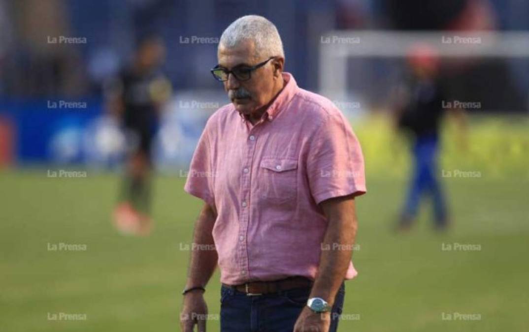 El entrenador uruguayo Manuel Keosseián finalizó su contrato con Olimpia y en el olimpismo un sector no desea que siga al frente del club.