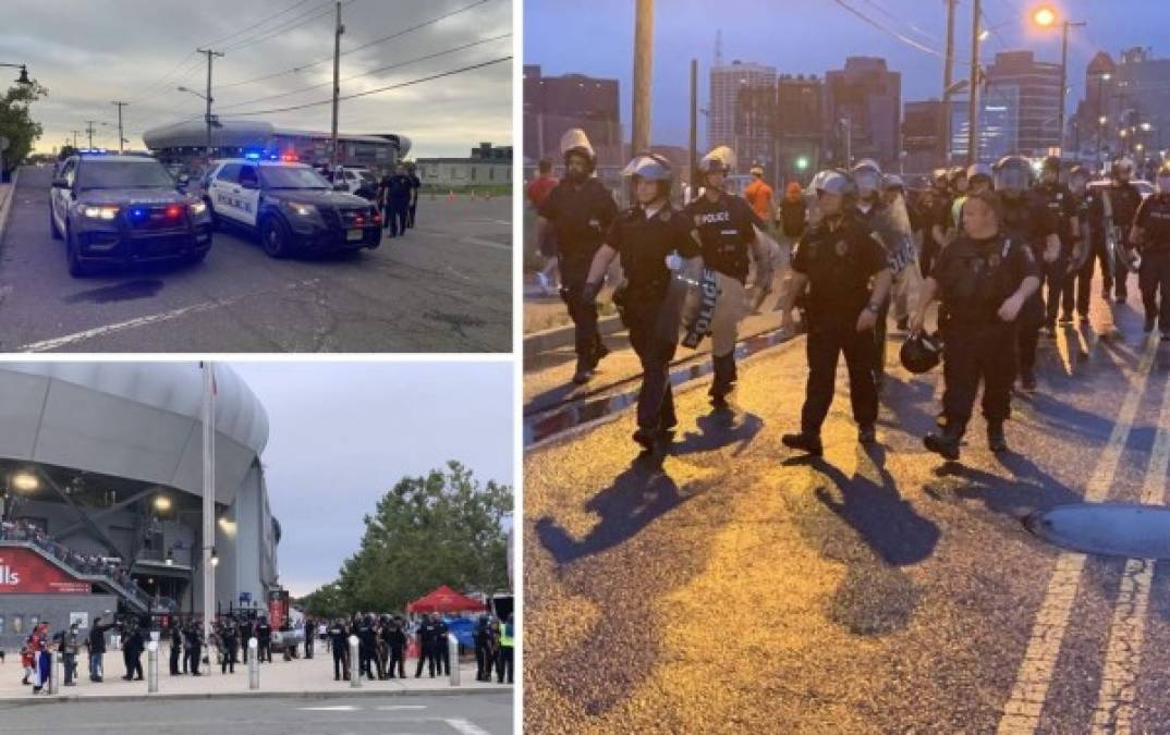 Más de 200 policías llegaron a los alrededores del estadio Red Bull Arena para poner orden en la batalla campal que protagonizaron los aficionados de Olimpia y Motagua.
