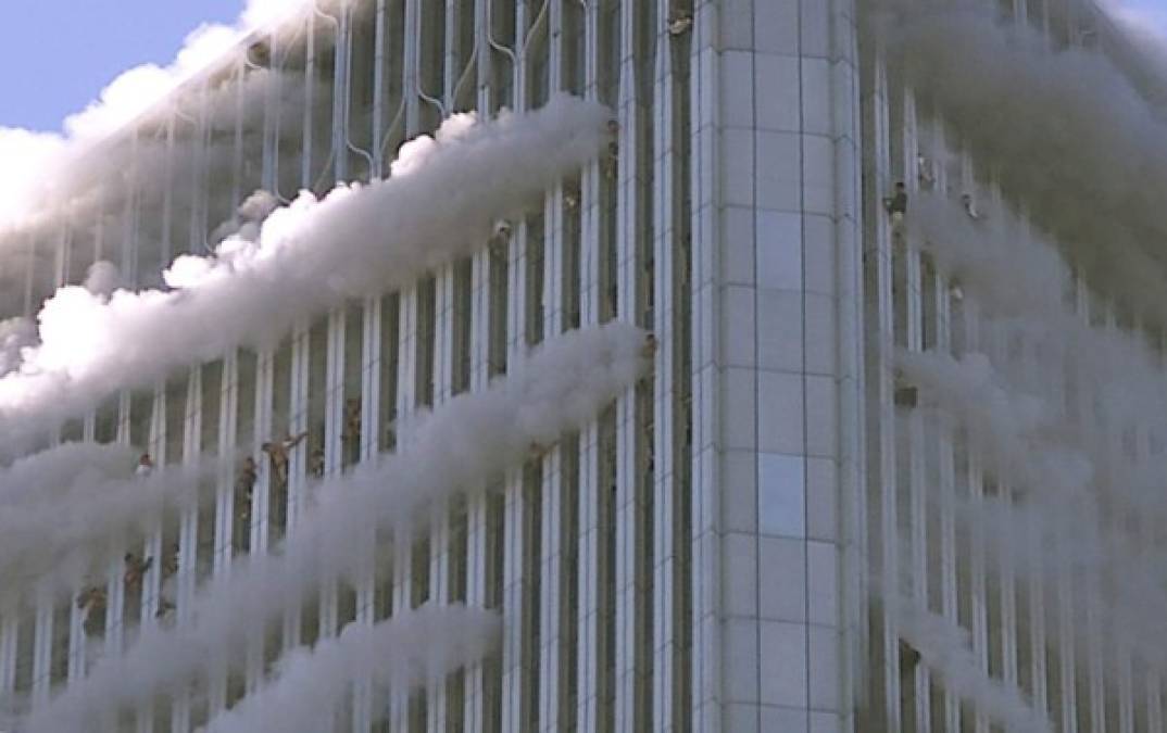 Estados Unidos estaba bajo ataque y desconocía quien era su enemigo. Las impactantes imágenes de las emblemáticas torres incendiadas conmocionaron al mundo entero.