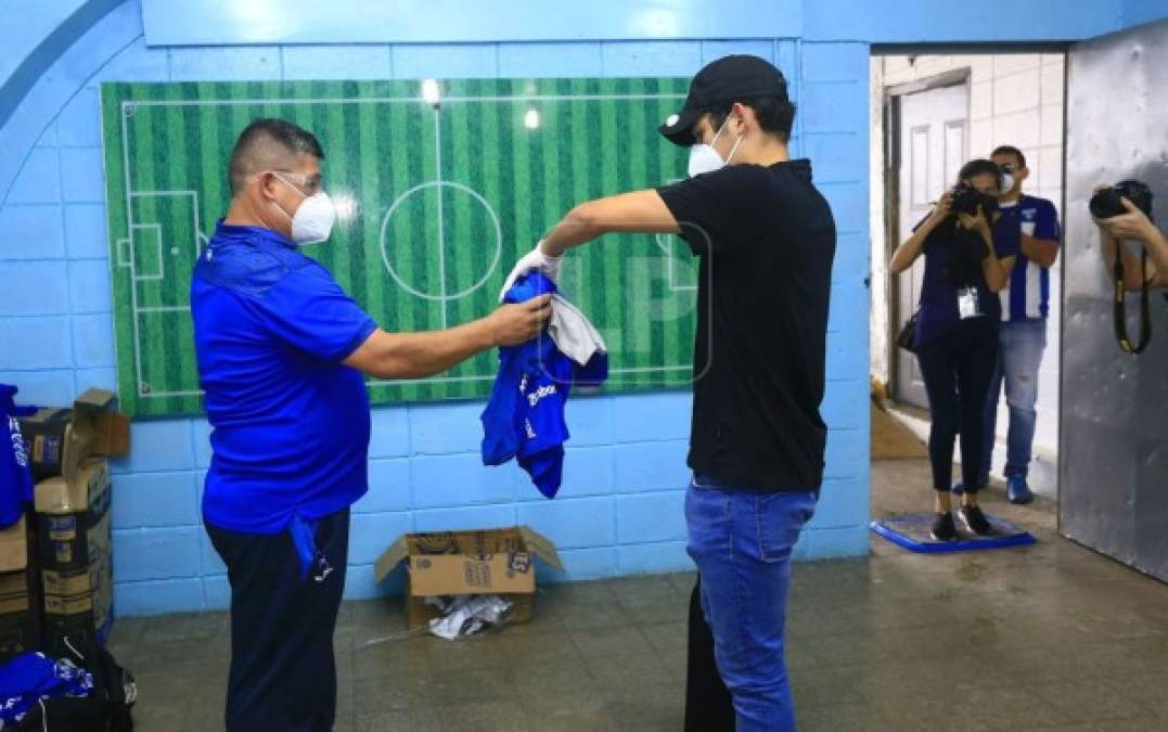 Un total de 30 futbolistas fueron convocados para este microciclo, por lo que a todos se les realizó este día las pruebas rápidas para detectar COVID-19, esto para descartar que los jugadores llamados no porten el virus.<br/>