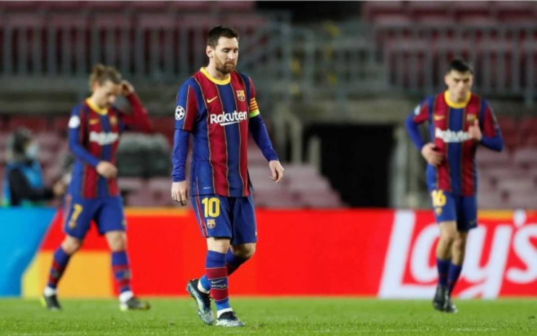 Messi y compañía, cabizbajos tras uno de los goles de Mbappé.