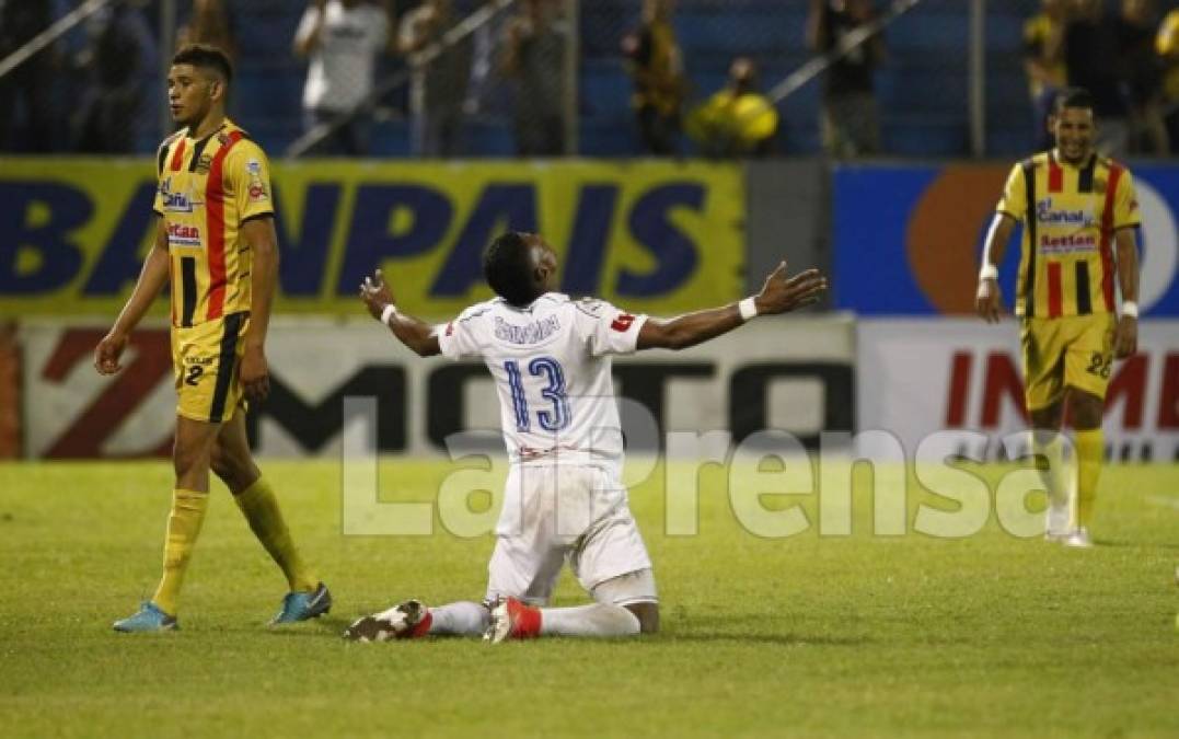 Así festejó Carlo Costly el autogol de Barahona.