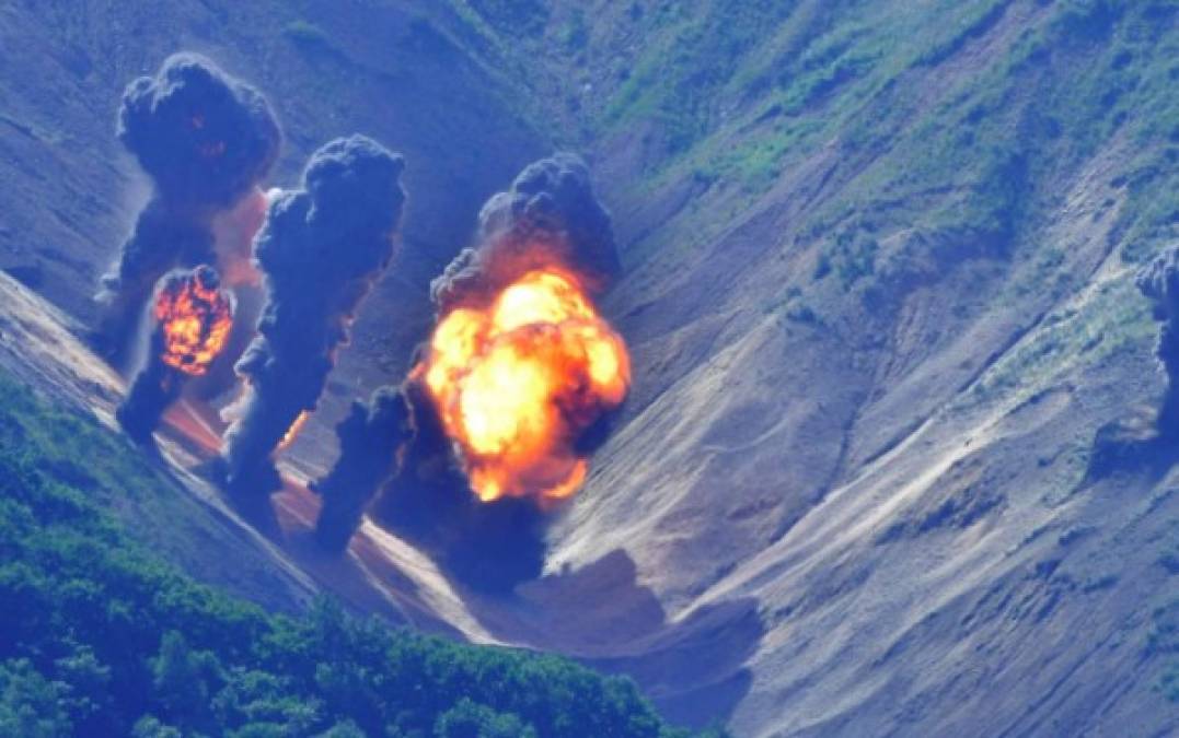 Los aviones de guerra realizaron maniobras con fuego real muy cerca de la frontera norcoreana.