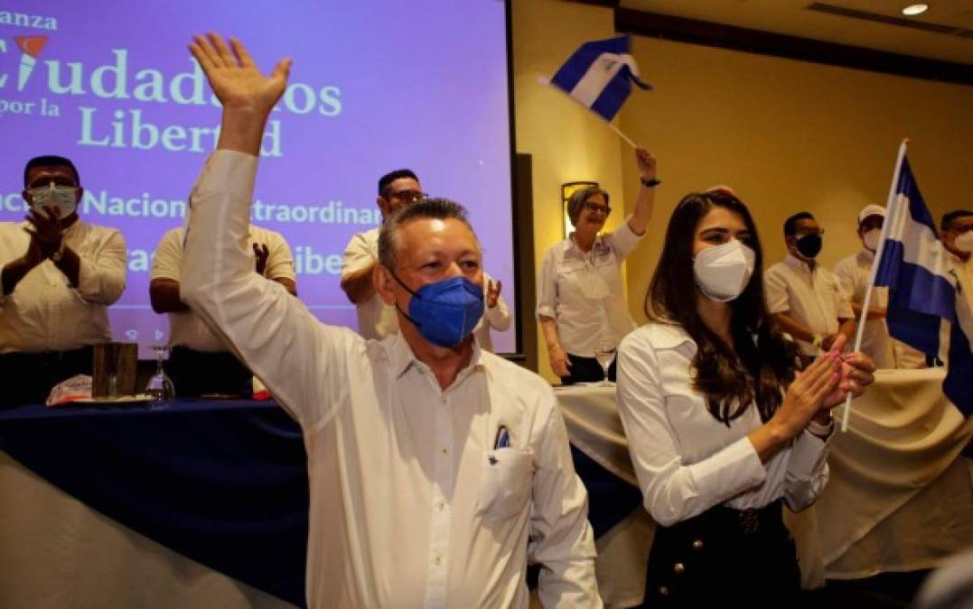 Quezada, que invitó a los nicaragüenses a votar el 7 de noviembre, dijo que espera ser la voz de los jóvenes y que dará la cara 'por todas esas personas que murieron en el 2018, los que están encarcelados y los que están exiliados' y que merecen 'una Nicaragua más libre y justa para todos'.