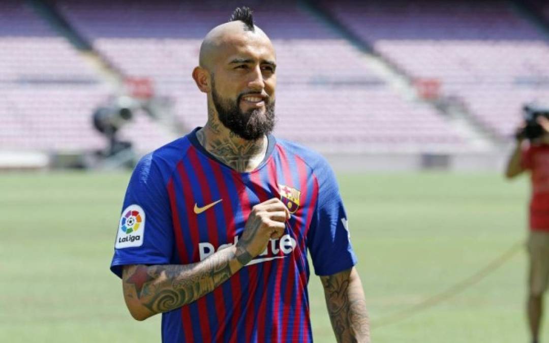 El Inter de Milán sigue obsesionado por fichar a Arturo Vidal. En Italia informan que el club interista vuelven a la carga por el centrocampista chileno del Barça, que ocupa plaza de extracomuntario y eso podría facilitar el traspaso, aunque Ernesto Valverde no contempla su salida.