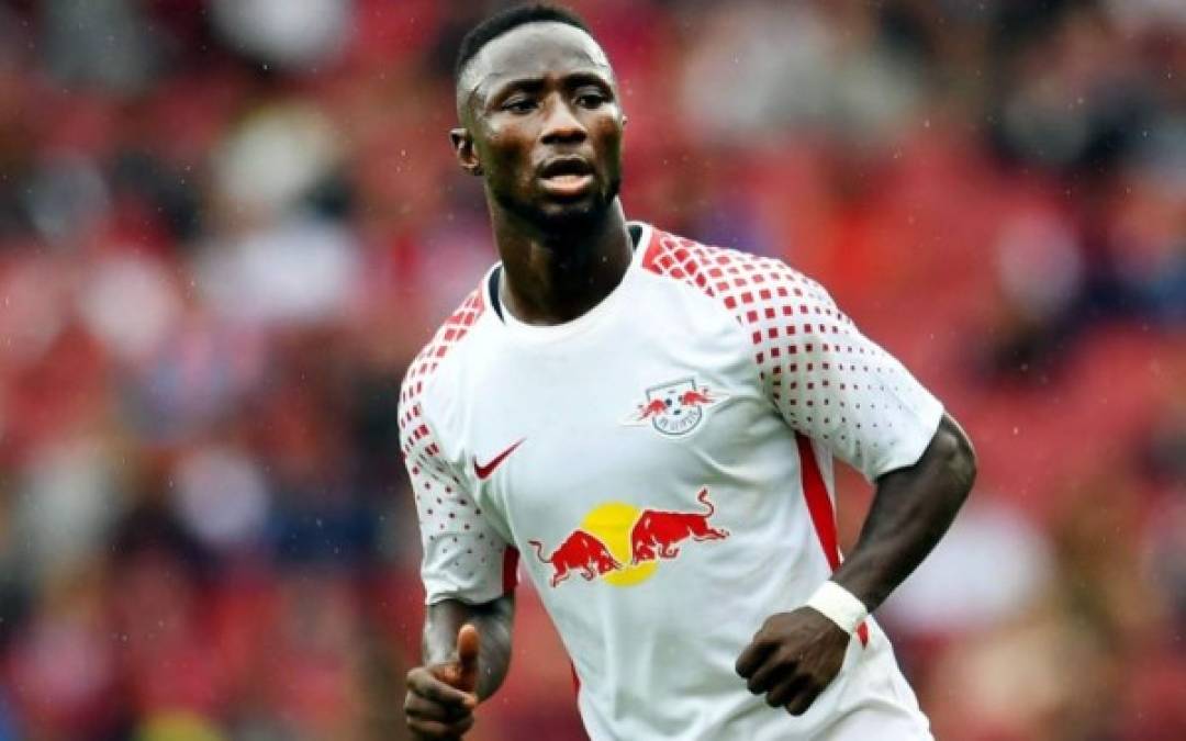 El Liverpool cerró el fichaje de Naby Keita para la próxima temporada, pero el técnico Jürgen Klopp le quiere ya mismo. Por eso, según dicen en Alemania, los 'reds' pagarían además de los 75 millones, 15 kilos más para que el futbolista ocupe el vacío que ha dejado Coutinho.