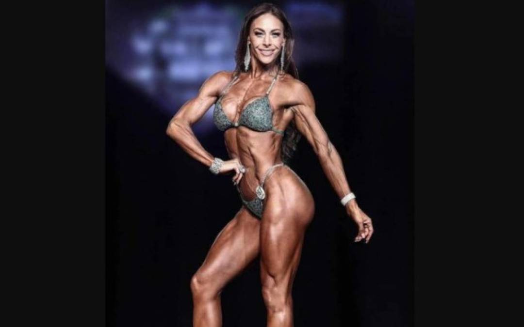 Durante la competencia, Guzmán modeló en bikini mostrando su impactante musculatura; imágenes del evento fueron compartidas por la misma famosa a través de su cuenta de Instagram, donde también expresó que desde hace tiempo tenía la inquietud de ser parte de estas actividades.