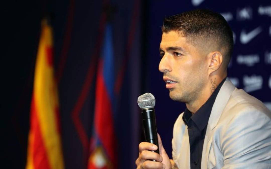 El delantero uruguayo declaró en rueda de prensa que se va 'orgulloso de haber entrado en la historia' de la entidad azulgrana. 'Llegar acá y jugar en el Barça es un sueño hecho realidad, llegar a los números que llegué, no me lo imaginaba', aseguró Suárez.