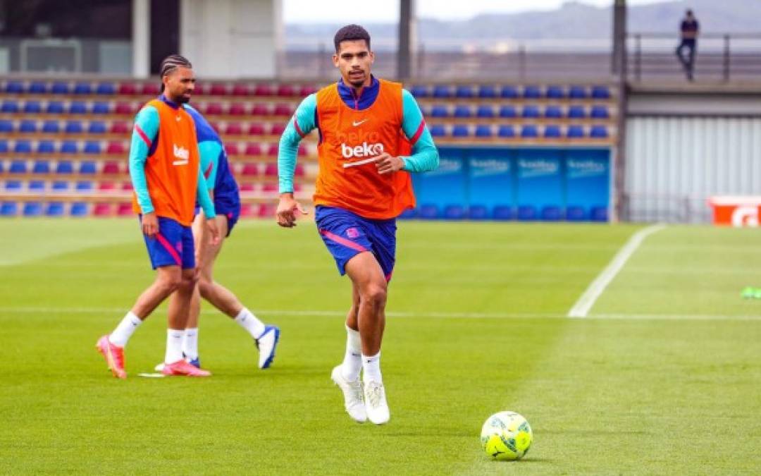 Ronald Araújo: El defensor uruguayo ha sido declarado intransferible en el Barcelona. No será vendido por el club culé. Foto Barcelona Facebook.