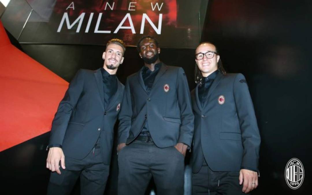 El Milan ha hecho oficial este viernes los fichajes del uruguayo Diego Laxalt (Genova) y el español Samu Castillejo (Villarreal). Ambos fueron presentados, junto al otro refuerzo Tiémoué Bakayoko. El club lombardo da por cerrado su particular mercado de verano.