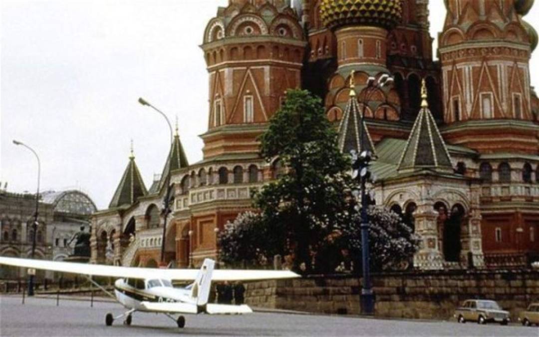 El cessna 172 de Mathias Rust que aterrizó ilegalmente en la Plaza Roja el 28 de mayo de 1987. <br/>