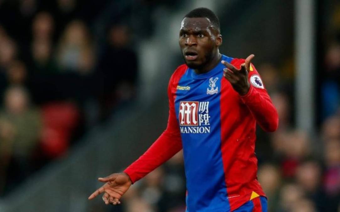 Según apuntan medios ingleses, el belga Christian Benteke es otra de las alternativas que maneja el Chelsea para la delantera, además de Andy Carroll.