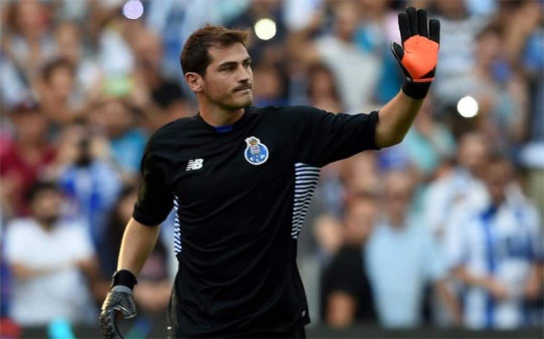 Iker Casillas está cerca de protagonizar uno de los movimientos más relevantes del mercado estival de fichajes en toda Europa. El arquero del Porto no continuará luciendo los colores de los dragones. El ex capitán del Real Madrid abandonará Portugal para embarcarse en una nueva aventura en la élite. El Liverpool es el club que más opciones tiene de ficharlo.