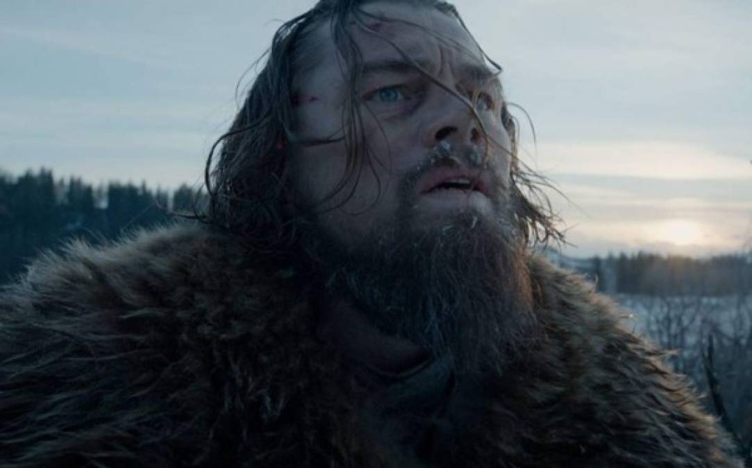 Revenant: El renacido. El trampero Hugh Glass (Leonardo Dicaprio) intenta vengarse de sus compañeros, quienes lo abandonaron herido en el bosque después de que lo atacó un oso, pensando que moriría, víctima de las lesiones y de la crudeza del entorno y del invierno. Sin embargo, el rencor que siente es más fuerte que cualquier adversidad, y Glass no permitirá que nada ni nadie le prive de saciar su odio.