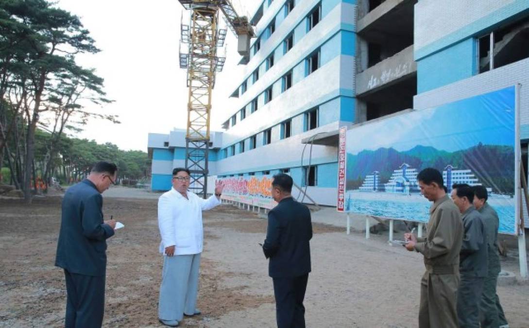 En la central eléctrica de Orangchon, en construcción, Kim dijo haber quedado 'sin voz de lo horrorizado que estaba', según la agencia oficial KCNA. Sólo se ha terminado el 70% de las instalaciones.