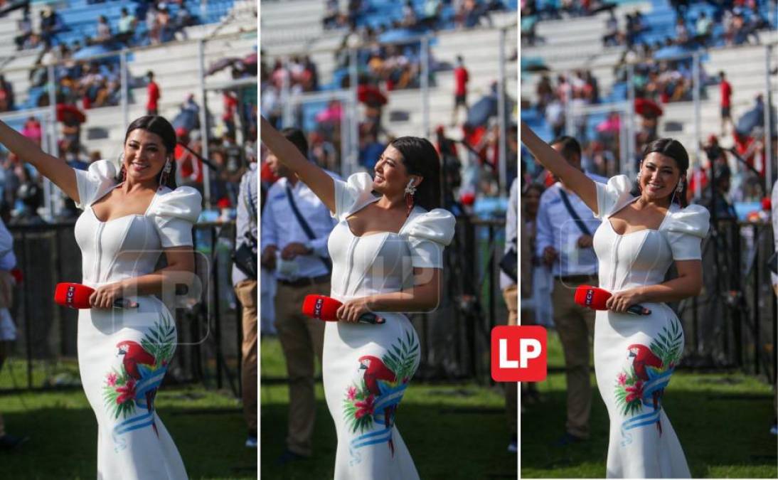 La bella presentadora hondureña, Milagro Flores, deslumbra y derrocha belleza con un espectacular vestido en el Estadio Nacional Chelato Uclés, de Tegucigalpa. 