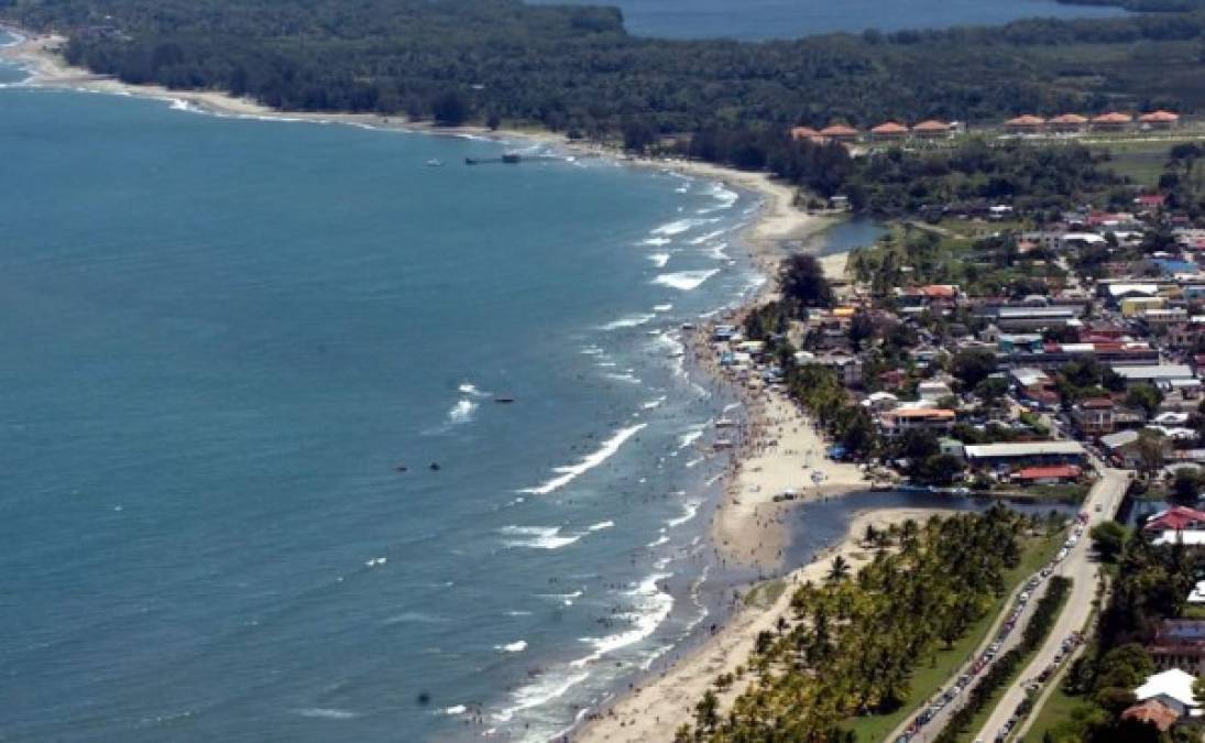 Tela está a 90 kilómetros de San Pedro Sula y a 296 kilómetros de Tegucigalpa. Para su seguridad la bahía contará con protección por agua y tierra. Fotos: Unidad de tUrismo de Tela y Joseph Amaya