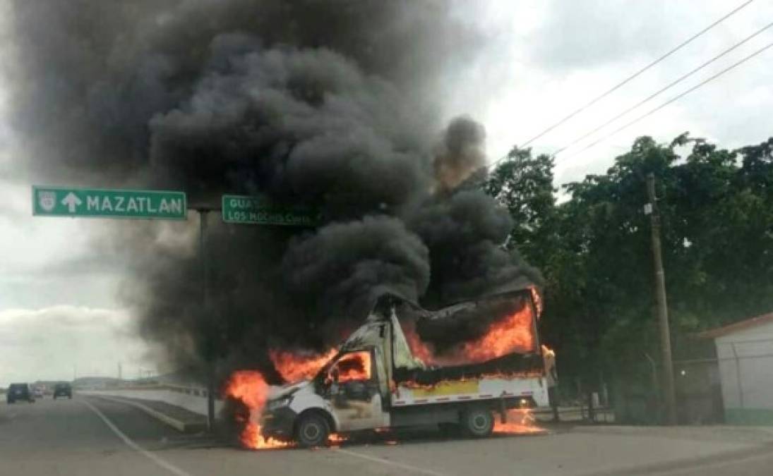 Comandos armados respondieron a la presunta captura de Iván Archivaldo Guzmán, hijo del narcotraficante Joaquín 'El Chapo' Guzmán en Culiacán, Sinaloa, México.