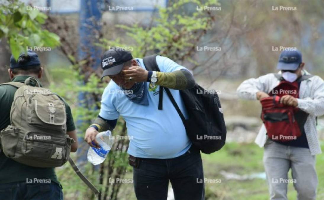 Muchos de los hondureños llegaron tarde a sus trabajos o en el peor de los casos, nunca se hicieron presentes porque los manifestantes bloquearon los accesos.