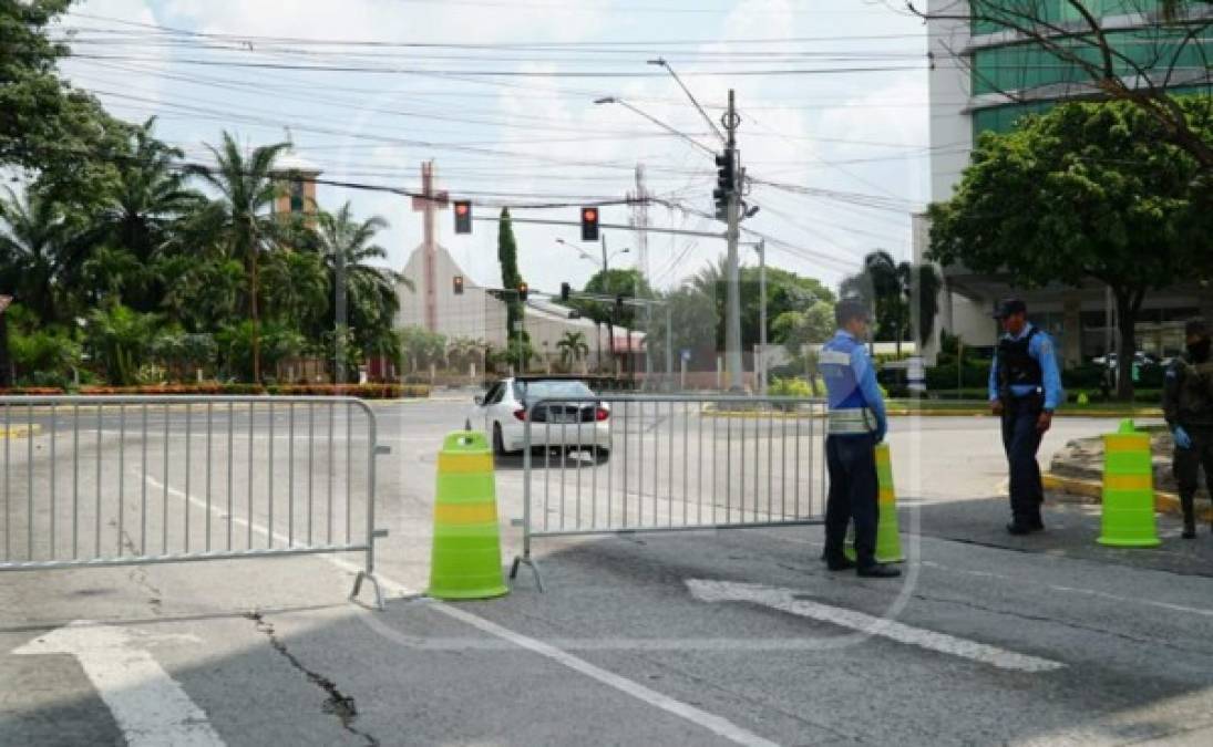 Los operativos para acatar el toque de queda absoluto por el Covid-19 en Honduras se han redoblado en las ciudades mas grandes del país por la renuencia de algunos pobladores que han salido a las calles ha abastecerse.