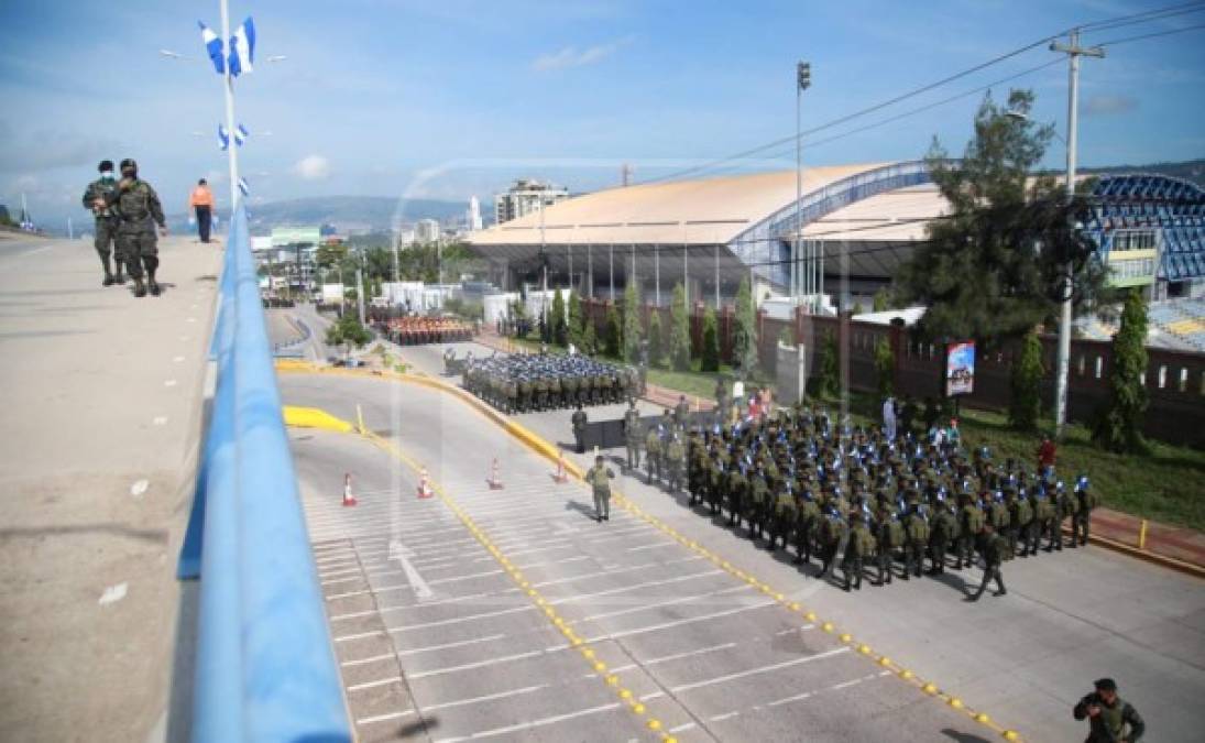 Tegucigalpa lució sus mejores galas en el cumpleaños de la Patria.