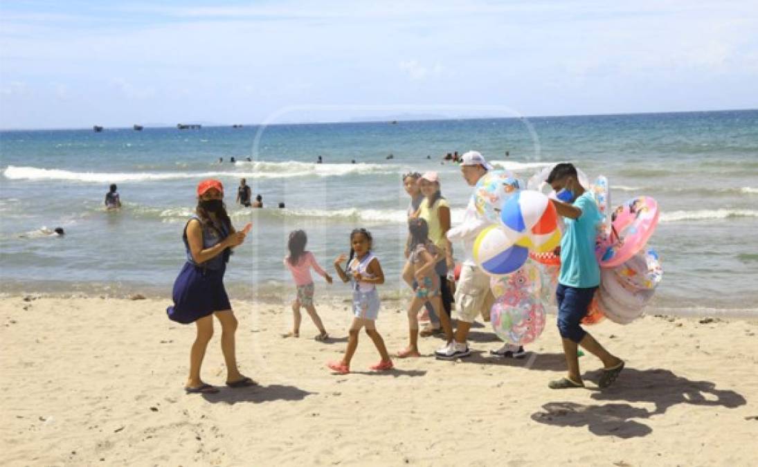 Hondureños se han movilizado a playas y balnearios entre amigos y familia para compartir esta Semana Santa.