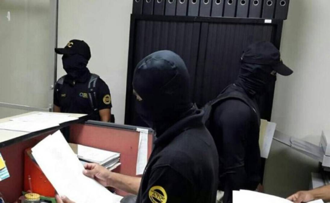 El Ministerio Público llegó este jueves a la Secretaría de Seguridad en Tegucigalpa a revisar expedientes para apoyar en la depuración de la Policía Nacional de Honduras. El portavoz Carlos Morazán dijo que el operativo es realizado por agentes de la Agencia Técnica de Investigación Criminal (Atic) y miembros de la Unidad Fiscal de Apoyo al Proceso de Depuración de la Policía a fin de localizar, decomisar y secuestrar toda la documentación.