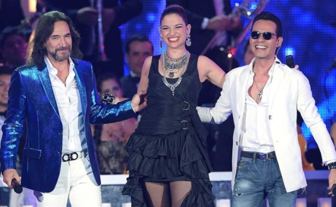 Marco Antonio Solis, Nathalia Jiménez y Marc Anthony.