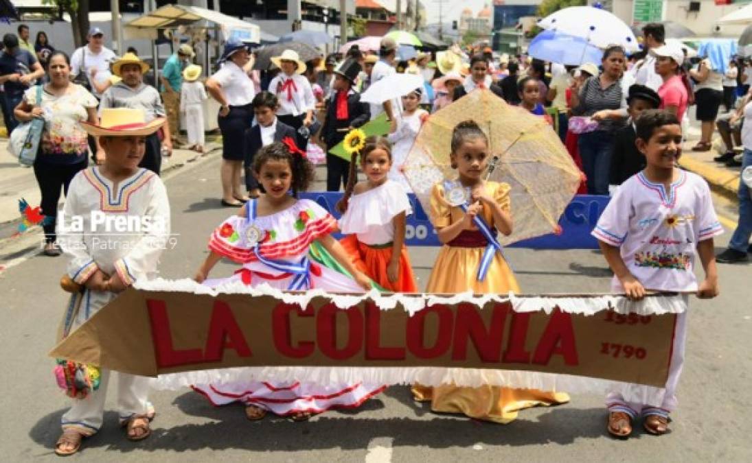 Los niños se vistieron con trajes típicos representativos de la cultura hondureña, pero también de gala.