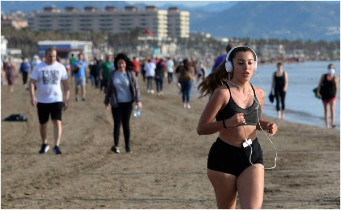 España ha previsto un desconfinamiento por fases desde ahora hasta finales de junio.