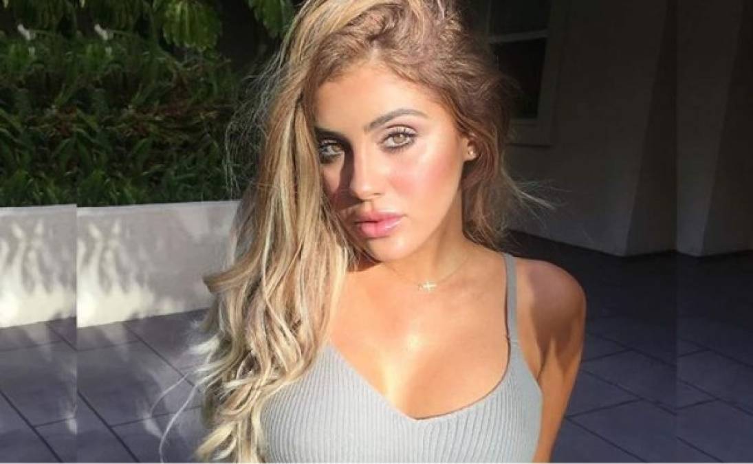 Alexa Dellanos hizo un cambio radical a su look ahora que es cristiana<br/>La joven publicó una foto junto a su madre, Myrka Dellanos, a un mes de anunciar que buscaría los caminos de Dios.<br/>