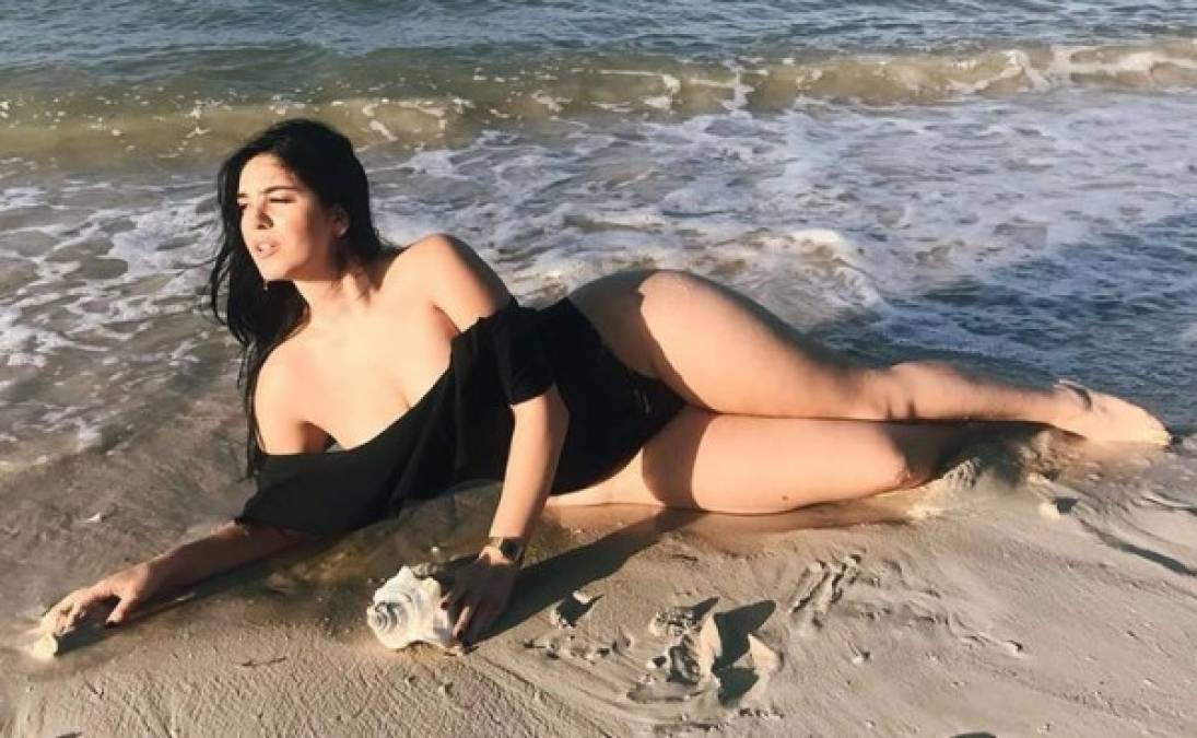 Las celebridades mexicanas Zelma Cherem y Thelma Salinas disfrutaron del verano en Roatán, Islas de la Bahía esta Semana Santa 2019.
