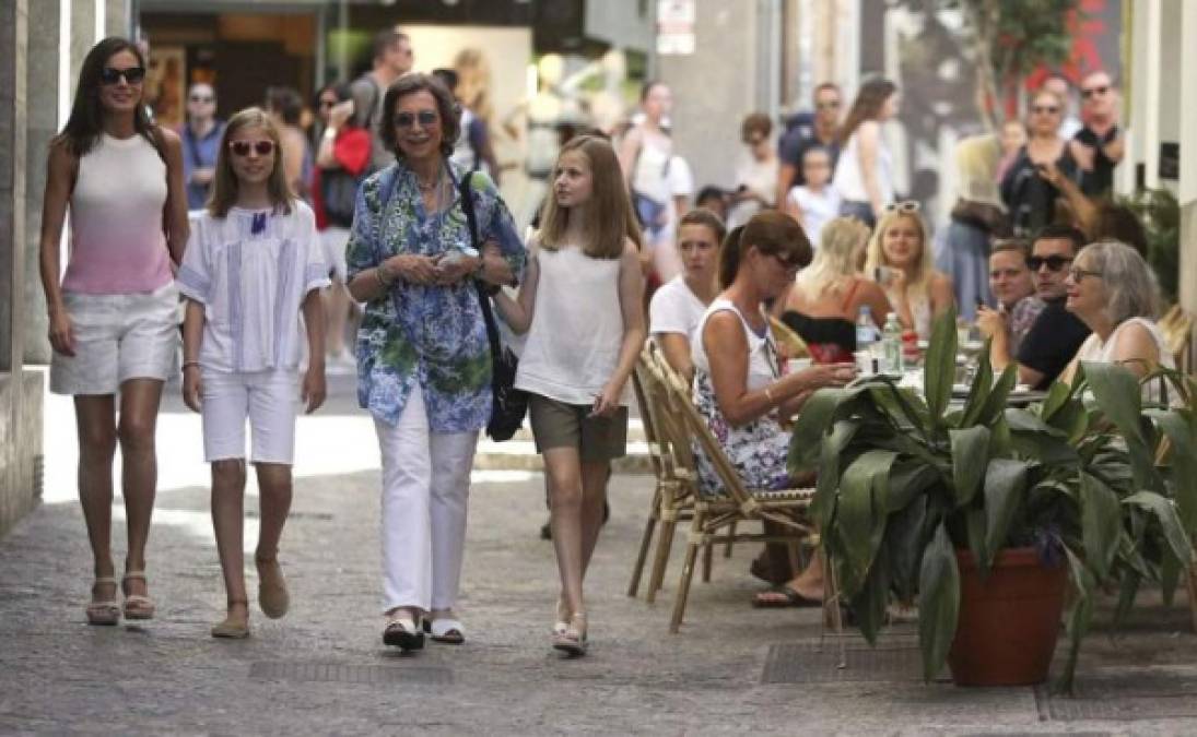 En el 2018, la reina Letizia tuvo un aspaviento con la reina Sofía, pero días después se les vio caminando juntas.