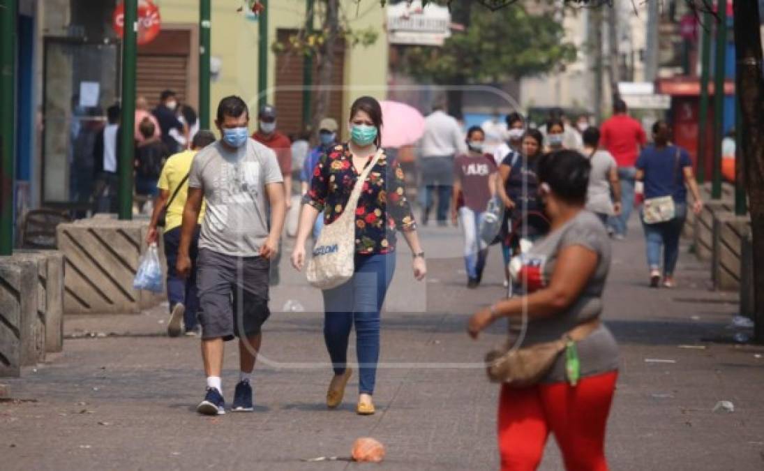 Las ganancias de los vendedores son a medias, pues en Honduras hay restricciones para la circulación de personas por el coronavirus. Hoy en Tegucigalpa circularon los ciudadanos cuyas identidades tenían como último dígito el 9 o 0.