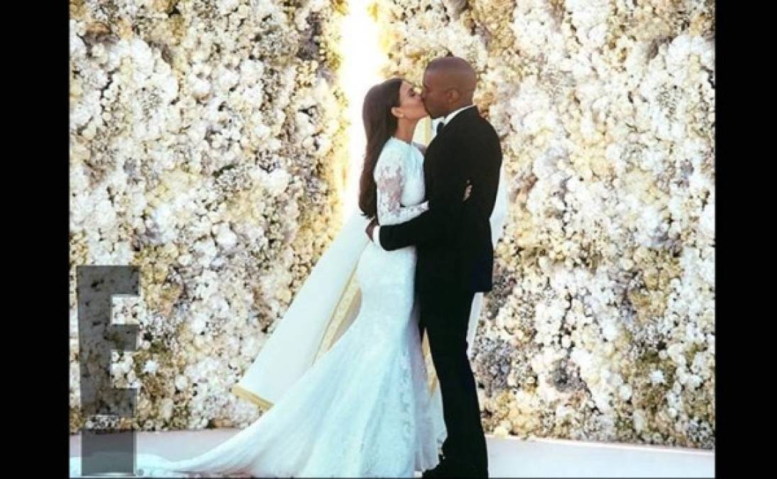 En octubre de 2013 Kim y Kanye se comprometió en el estadio AT&T Park de San Francisco, que fue alquilado por él para la ocasión. La pareja se casó el 24 de mayo de 2014 en Florenca, Italia.