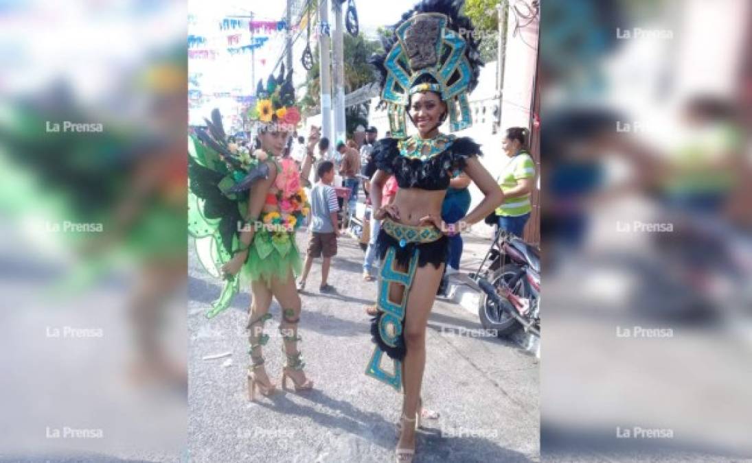 Mujeres de La Ceiba se estuvieron preparando por varios días para mostrarse hoy en el cierre de la feria.