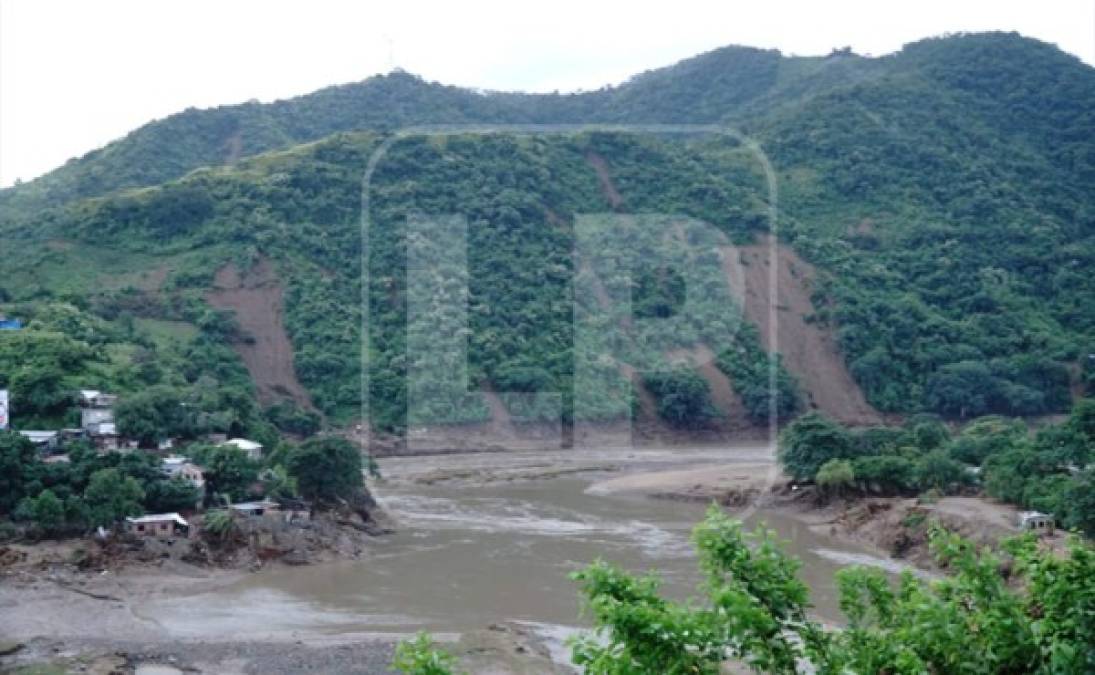 El río Chamelecón amaneció con su caudal bajo este martes.