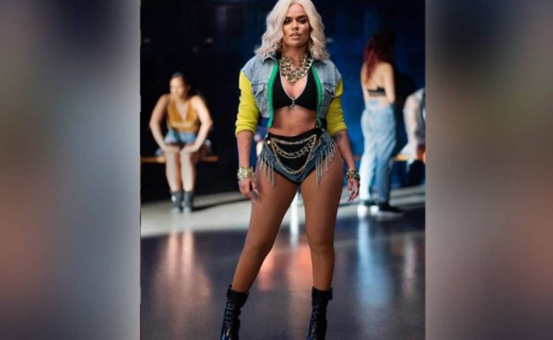 Las fotos de la cantante colombiana de reguetón, Karol G, son euforia en redes sociales, sin embargo, hay muchos internautas que le dejan comentarios despectivos sobre sus imágenes y figura.