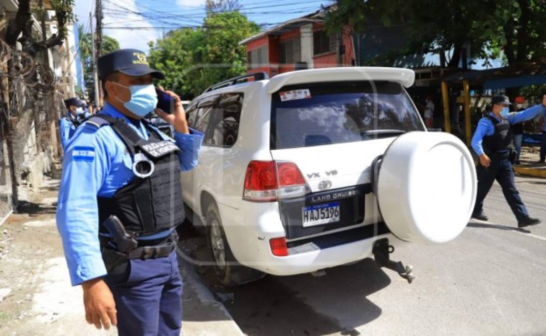 Miguel Carrión llegó al edificio en una camioneta blanca, y solo segundos después de bajarse del vehículo fue acribillado a balazos.