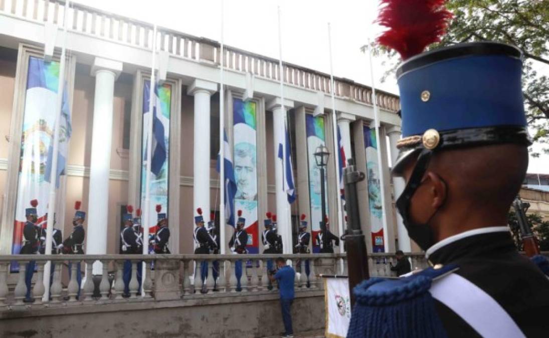 En el Bicentenario se honra la memoria de los valientes hondureños que ofrendaron su vida por la paz y la tranquilidad del país.
