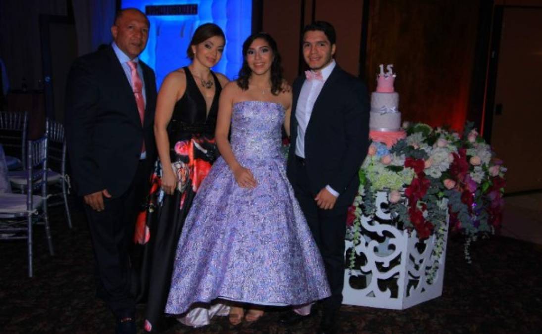 Delmer, Alba, Andrea Marcela y Edgardo Gonzales.