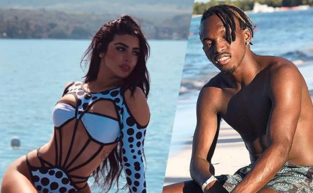 El jugador de la Selección de Honduras y la cantante mexicana gozaron de los encantos de Islas de la Bahía compartiendo su escape en las redes sociales.