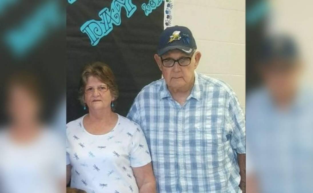 Dennis Johnson, de 77 años, y su esposa, Sara, de 68, eran miembros de la iglesia.<br/>Los Johnson, que celebraron su 44º aniversario de bodas el 27 de julio, esperaban a su cuarto bisnieto.<br/>
