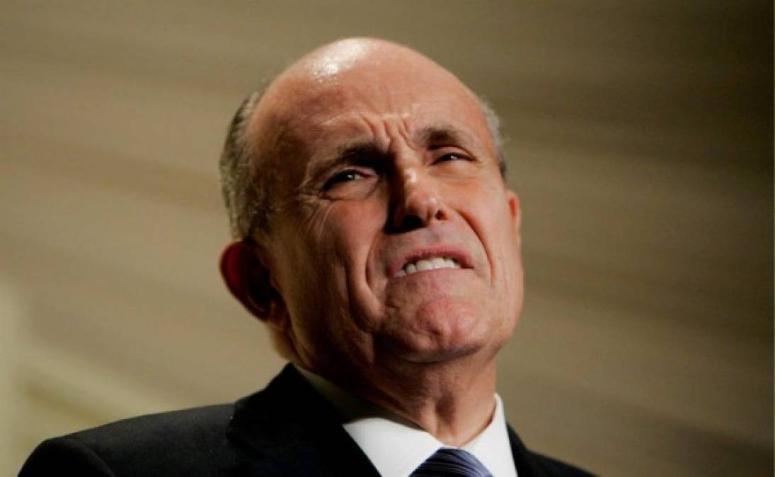 El exabogado del exmandatario Donald Trump, Rudy Giuliani, ha tenido un cambio radical en su vida política. FOTOS: AFP