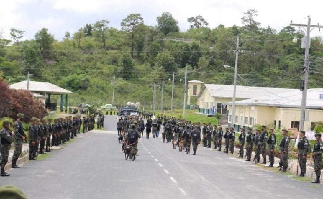 Argueta, quien formó parte de las Fuerzas Armadas (FFAA) durante 29 años, permanecía en el Hospital Militar a causa de una insuficiencia respiratoria aguda.