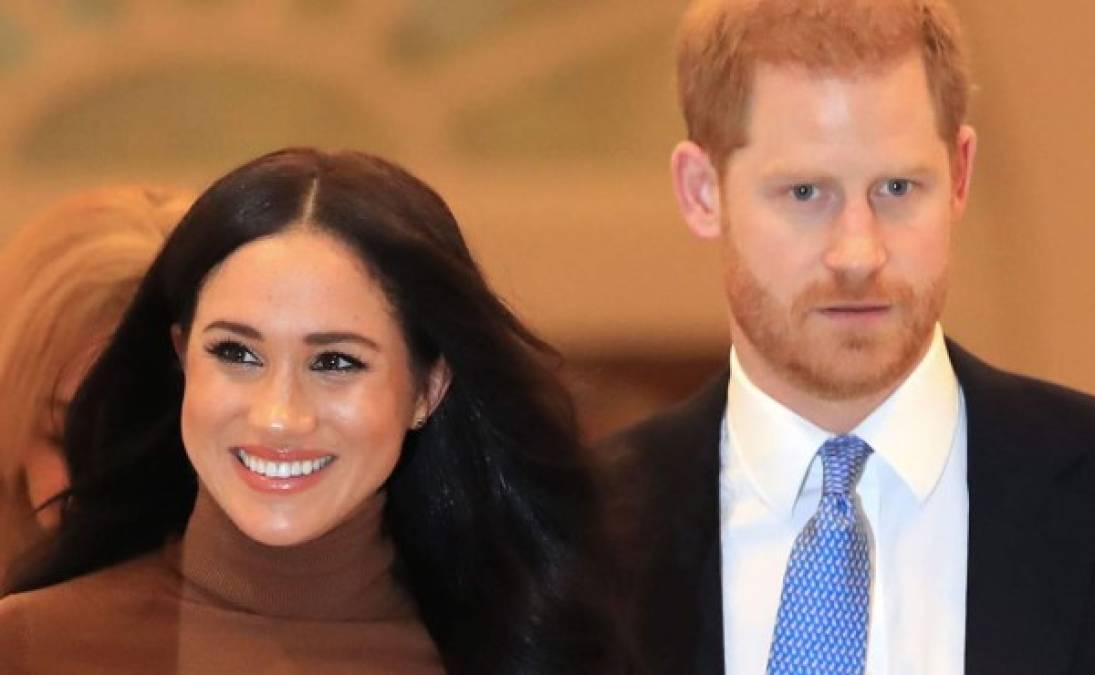 Tras casi dos años de acoso mediático, que los duques de Sussex han venido denunciando desde hace unos meses, Meghan Markle y el príncipe Harry han dado un paso definitivo para desligarse de la realeza renunciando a su rol como miembro de primer rango.<br/><br/>Esta es la cronología que los llevó a buscar divorciarse de la familia real.