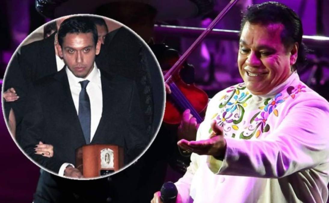 El testamento de Juan Gabriel fue abierto y establece que Iván Aguilera es el heredero universal del 'Divo de Juárez', según reveló este viernes Guillermo Pous, el abogado del fallecido cantante, a El Gordo y la Flaca y Primer Impacto. Pous agregó que el testamento sólo reconoce a cuatro de los hijos de Juan Gabriel: Iván, Jean, Hans y Joan. El primogénito Alberto Aguilera Jr. y Luis Alberto Aguilera (quien permaneció en el anonimato hasta hace unos meses) no están en el documento publica Univision.